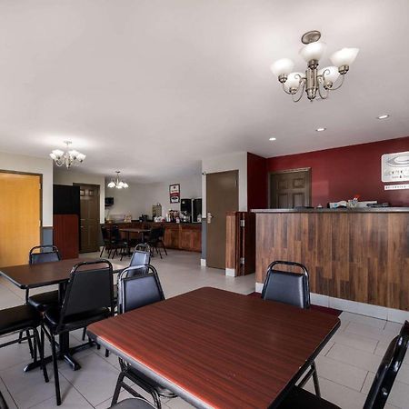 Econo Lodge Inn & Suites Canandaigua Bagian luar foto