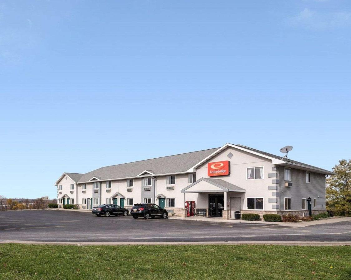Econo Lodge Inn & Suites Canandaigua Bagian luar foto