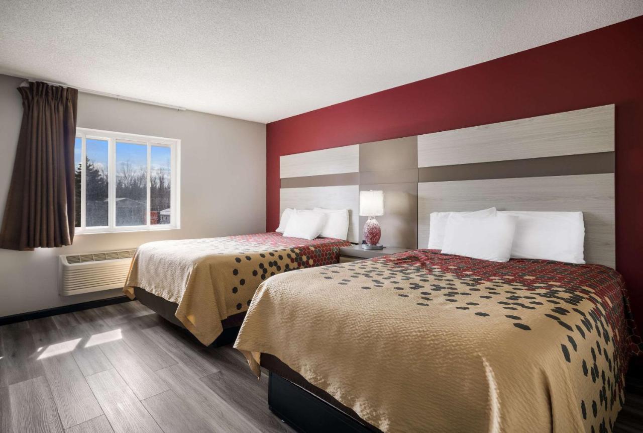 Econo Lodge Inn & Suites Canandaigua Bagian luar foto