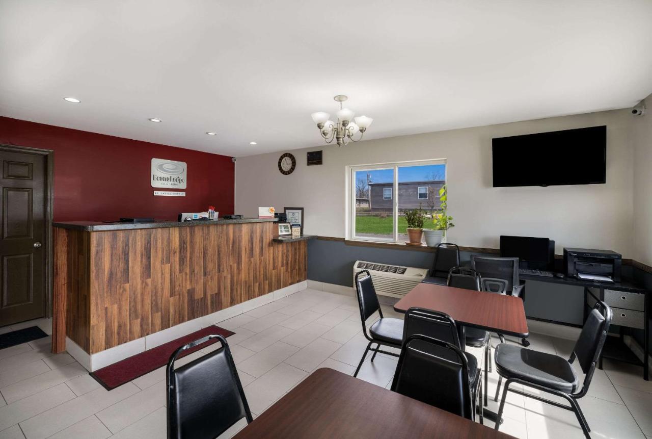 Econo Lodge Inn & Suites Canandaigua Bagian luar foto