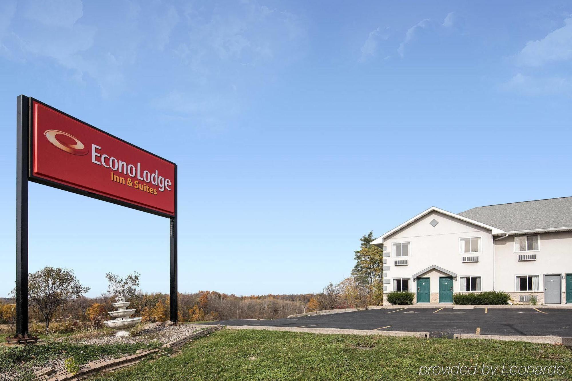 Econo Lodge Inn & Suites Canandaigua Bagian luar foto