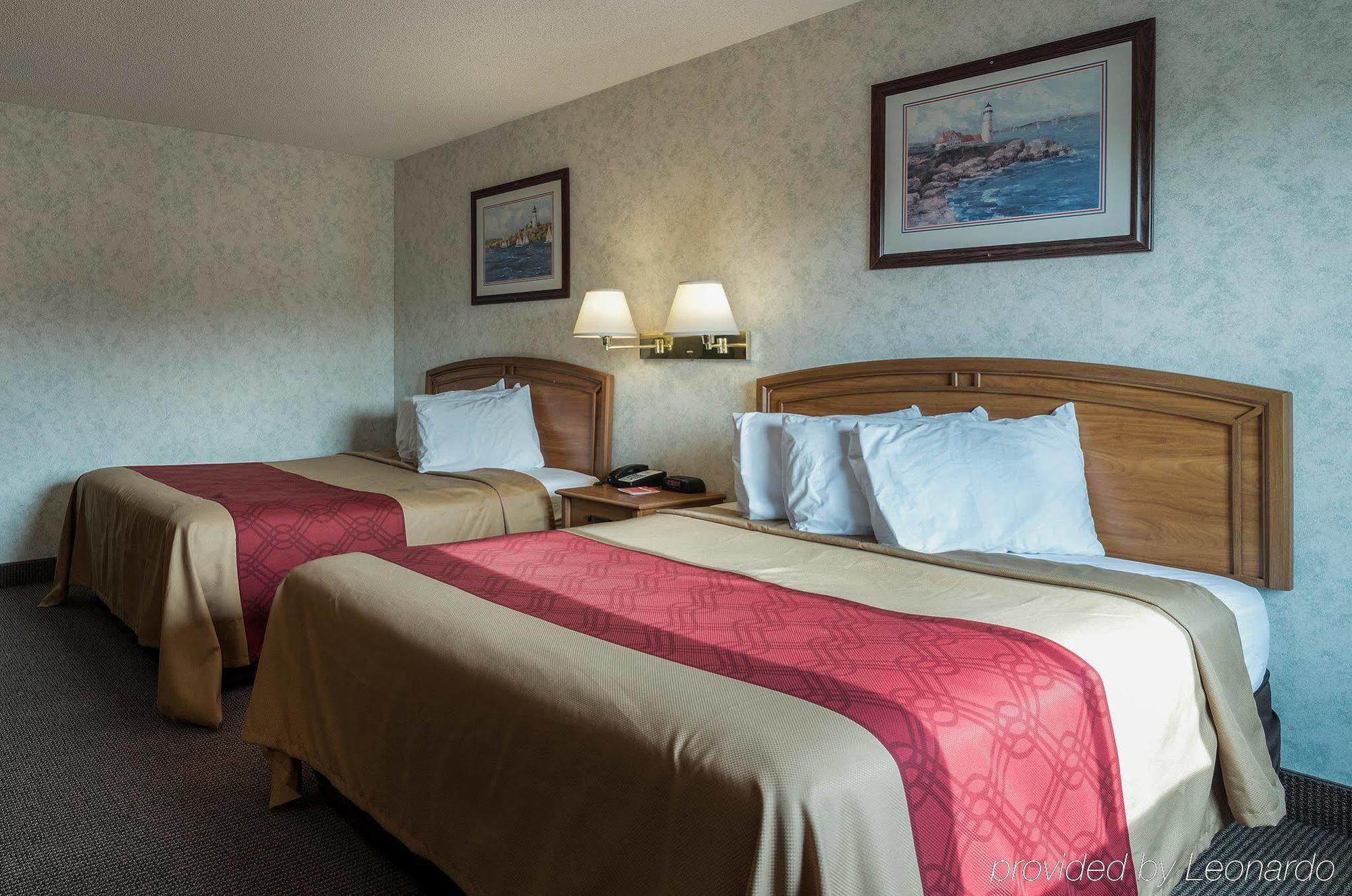 Econo Lodge Inn & Suites Canandaigua Bagian luar foto