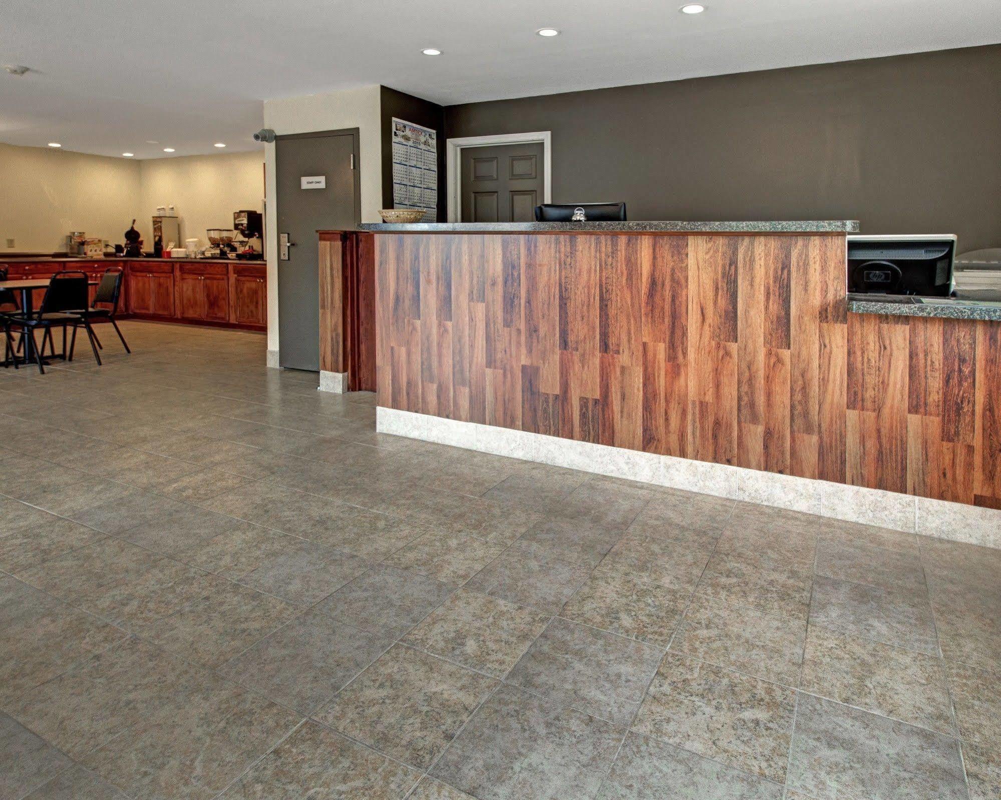 Econo Lodge Inn & Suites Canandaigua Bagian luar foto